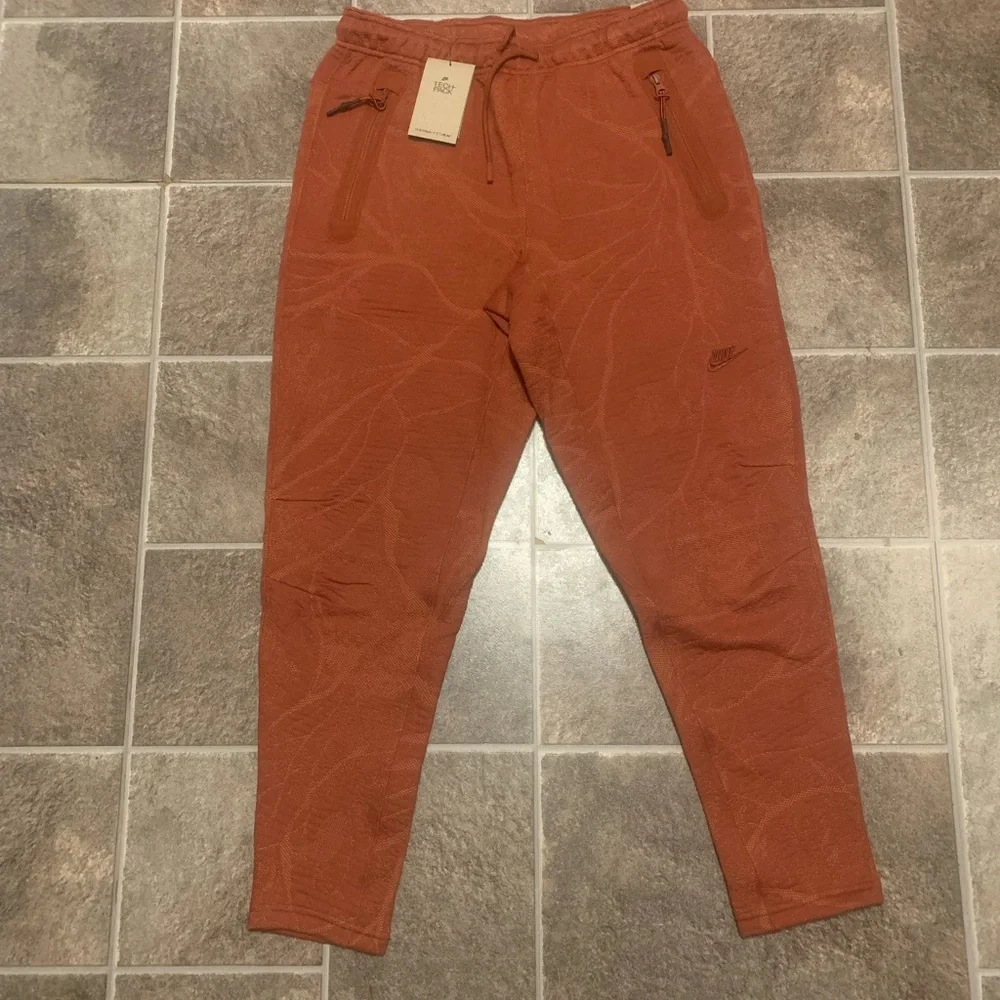 Nike Sportswear Therma-FIT ADV Tech Fleece "MARS STONE" Joggers DX8048-641 S - Picture 1 of 9